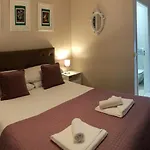 The Capital Boutique פניש