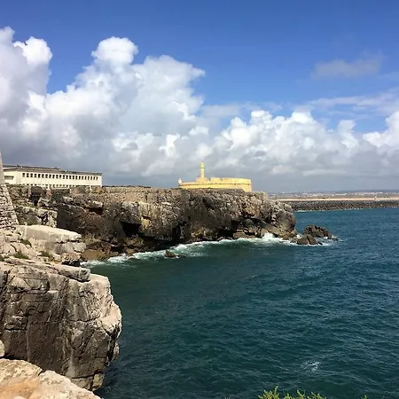 לינה וארוחת בוקר The Capital Boutique 4*