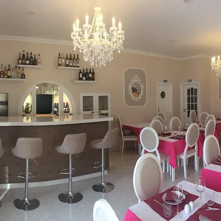 לינה וארוחת בוקר The Capital Boutique 4*