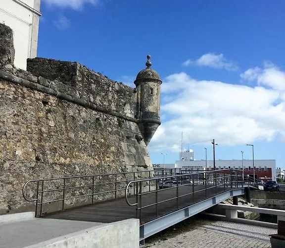 ベッド・アンド・ブレックファスト The Capital Boutique ペニシェ